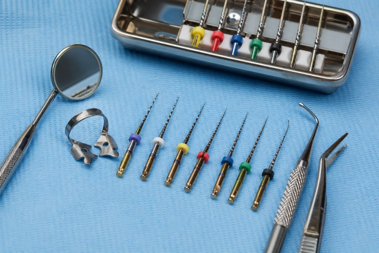 Consulta dental para revisión después de una extracción